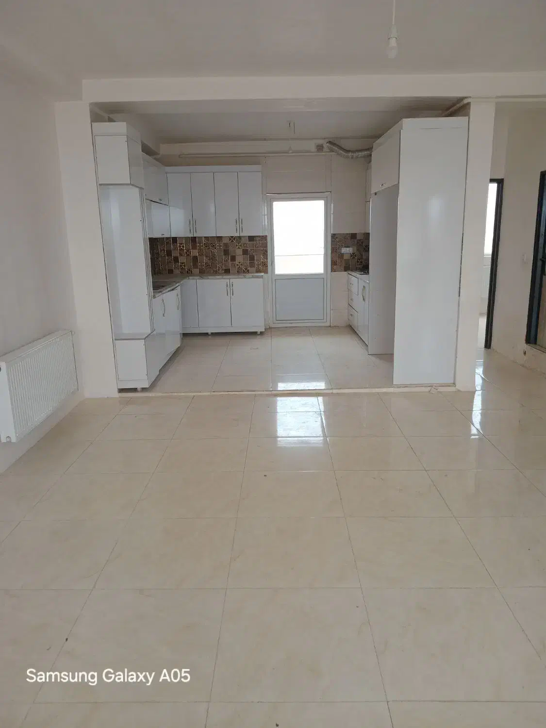 یک واحد اپارتمان نو ساخت.۱۱۰متری تکمیل خوشگل|فروش آپارتمان|الوند, |دیوار