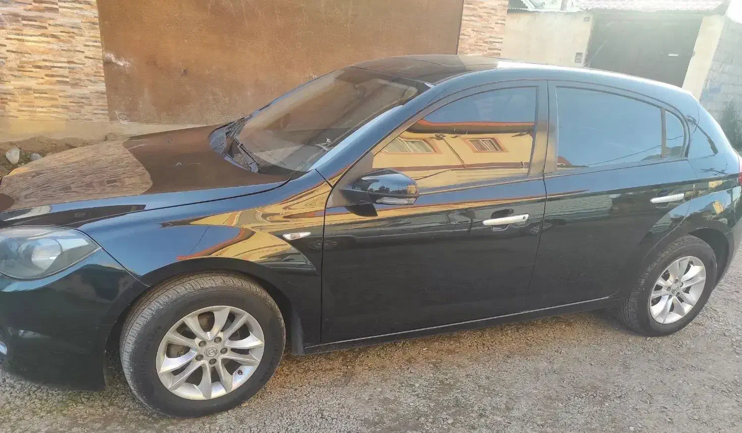 برلیانس مدل ۹۵اتومات ۳۲۰|خودرو سواری و وانت|رشت, شهرک صبا|دیوار