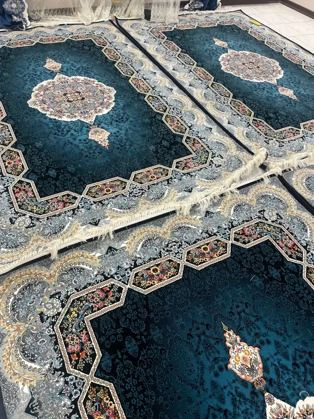 فرش|فرش|پردیس, فاز ۸|دیوار