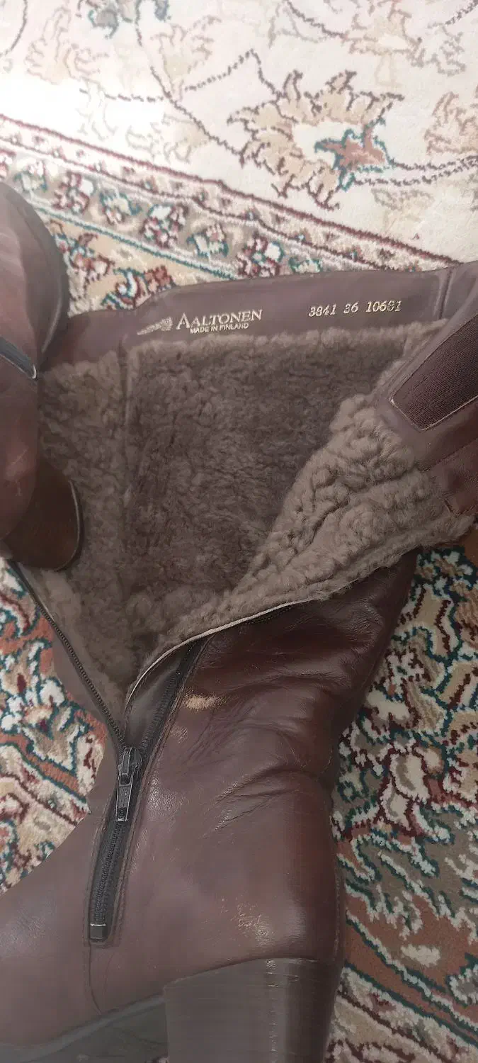 بوت|کیف، کفش، کمربند|دورود, |دیوار