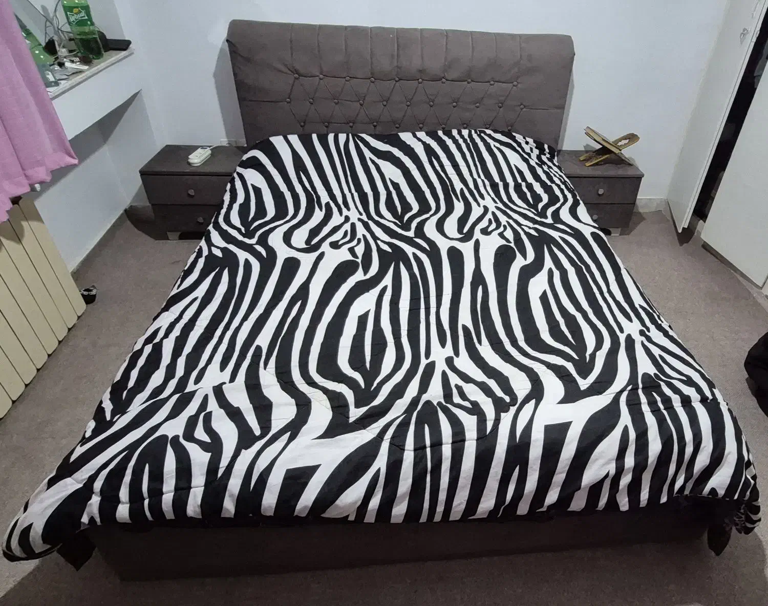 تخت خواب|تخت و سرویس خواب|مهاجران, |دیوار