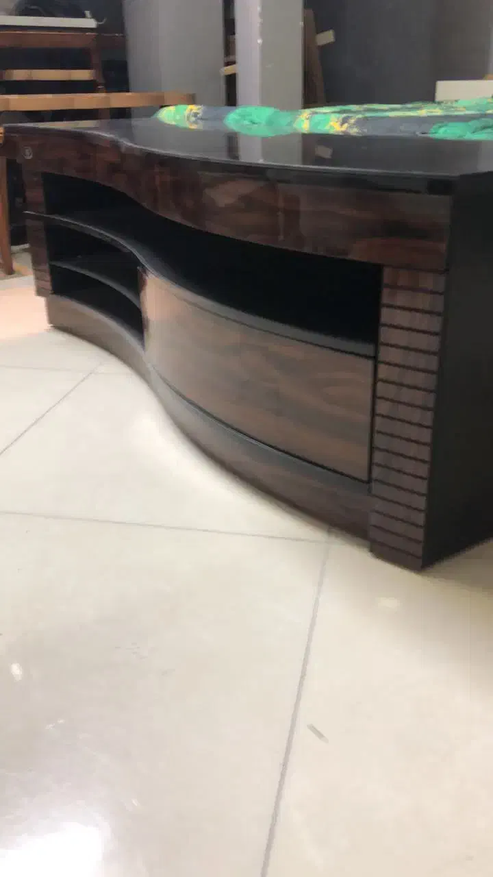 میز تلویزون نو نو بدون خط خش اکبند اکبند|میز تلویزیون|قم, کلهری|دیوار