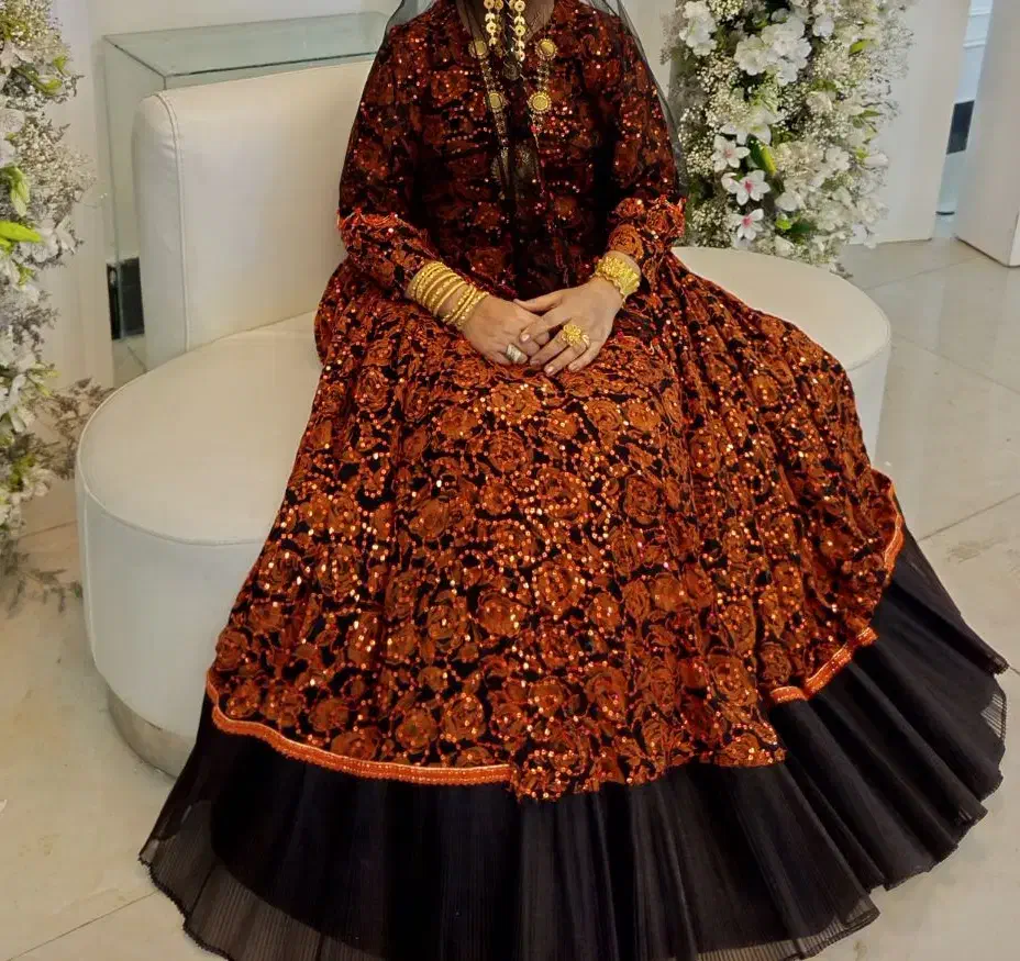 لباس محلی نو|لباس|شیراز, ترمینال باربری|دیوار