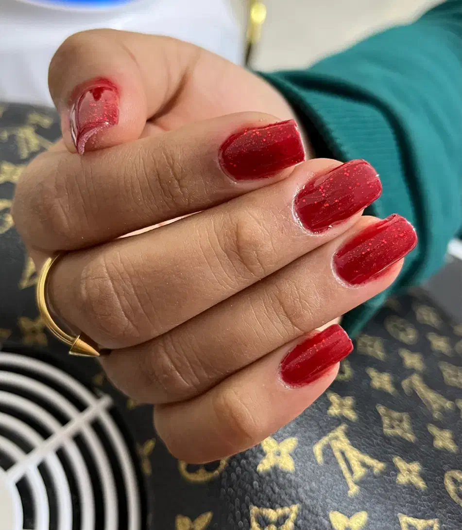 کاشت ناخن|خدمات آرایشگری و زیبایی|محمدشهر, محمدشهر|دیوار