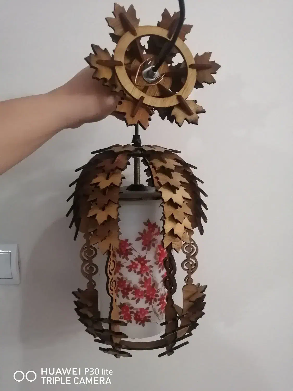 لوستر چوبی طرح برگ|لوستر و چراغ آویز|فردیس, فرامرزیه|دیوار