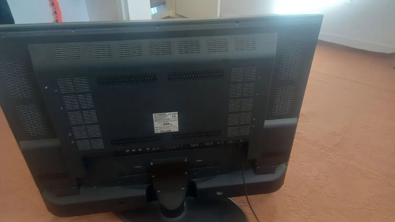 تلوزیون ال سی دی ۴۶ اینچ|تلویزیون و پروژکتور|عجب شیر, |دیوار