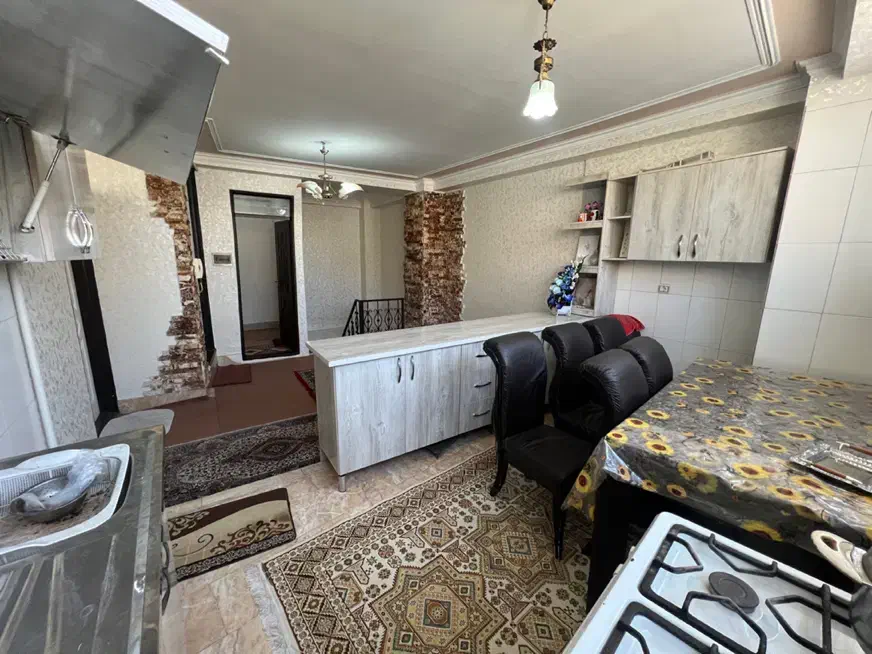 فروش خانه ۵۴ متری۳ طبقه سرویس مجزا خیابان قره آغاج|فروش خانه و ویلا|تبریز, |دیوار