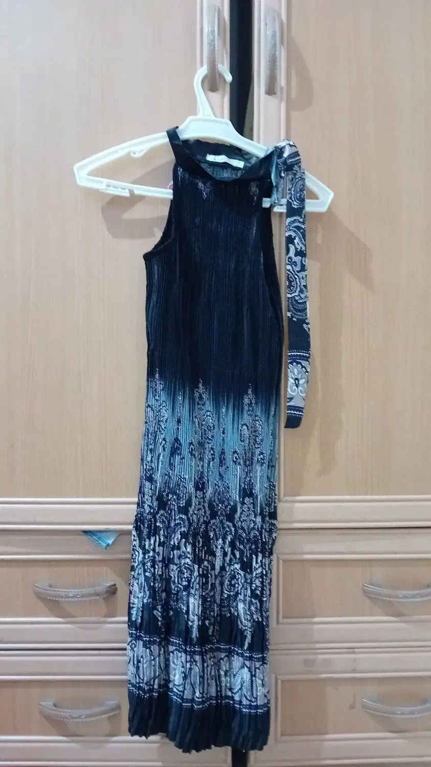 پیراهن|لباس|گرمسار, |دیوار