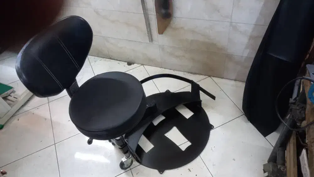 صندلی استادگار باربر|آرایشگاه و سالن‌های زیبایی|املش, |دیوار