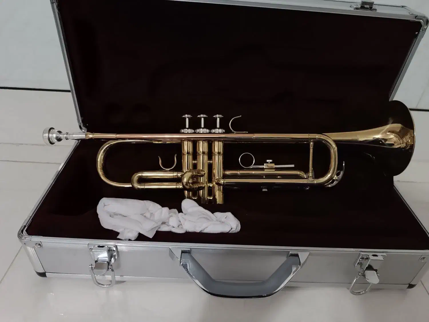 ترومپت شیپور sozoki|سازهای بادی|خمینی‌شهر, |دیوار