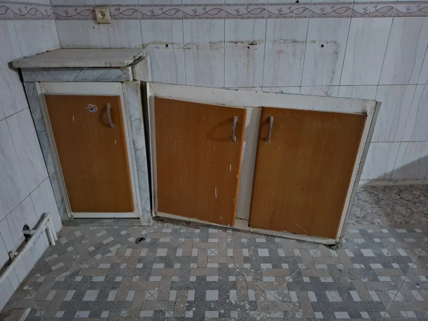 کابینت بدون زنگ زدگی فوری مفت|مصالح و تجهیزات ساختمان|فیروزه, |دیوار