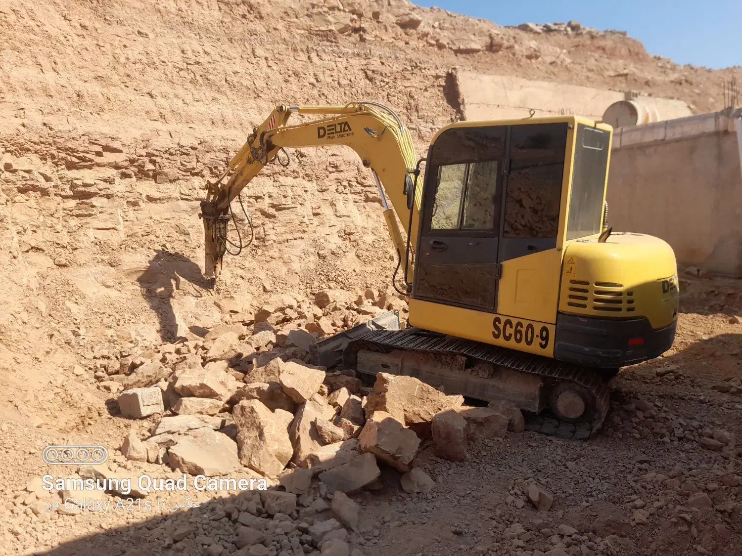 اجاره مینی بیل زنجیری همراه با پیکور|خدمات حمل و نقل|مسجد سلیمان, |دیوار