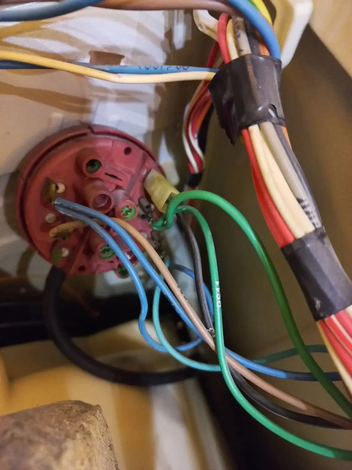 تعمیر انواع لباسشویی به صورت سیار ونصب کولر گازی|خدمات پیشه و مهارت|قیدار, |دیوار