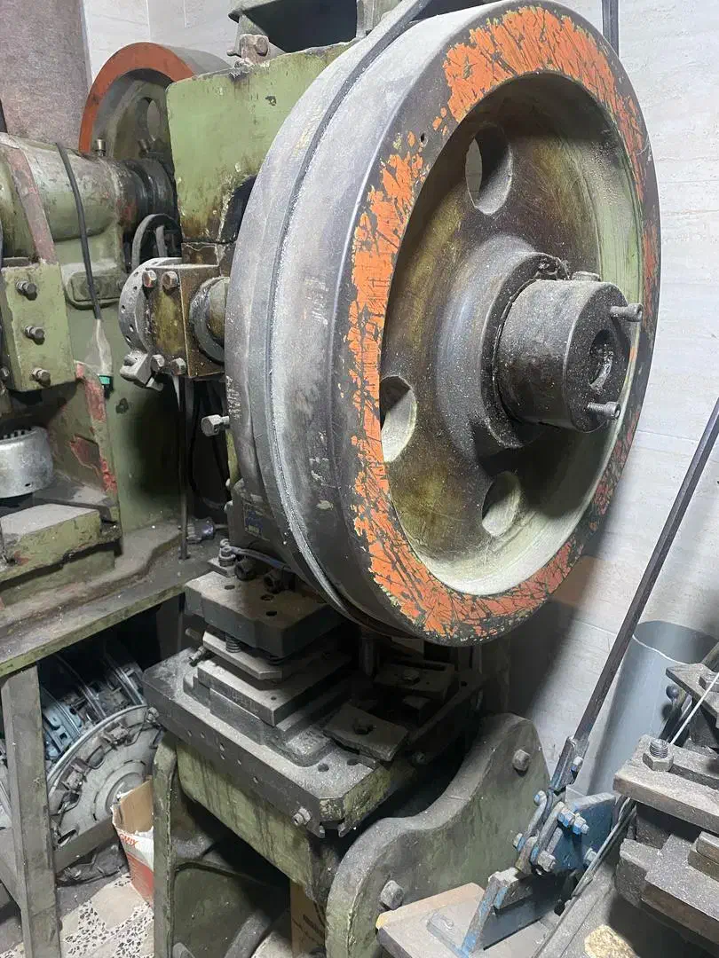 ۳ عدد دستگاه پرس در حد|ماشینآلات صنعتی|رشت, انصاری|دیوار