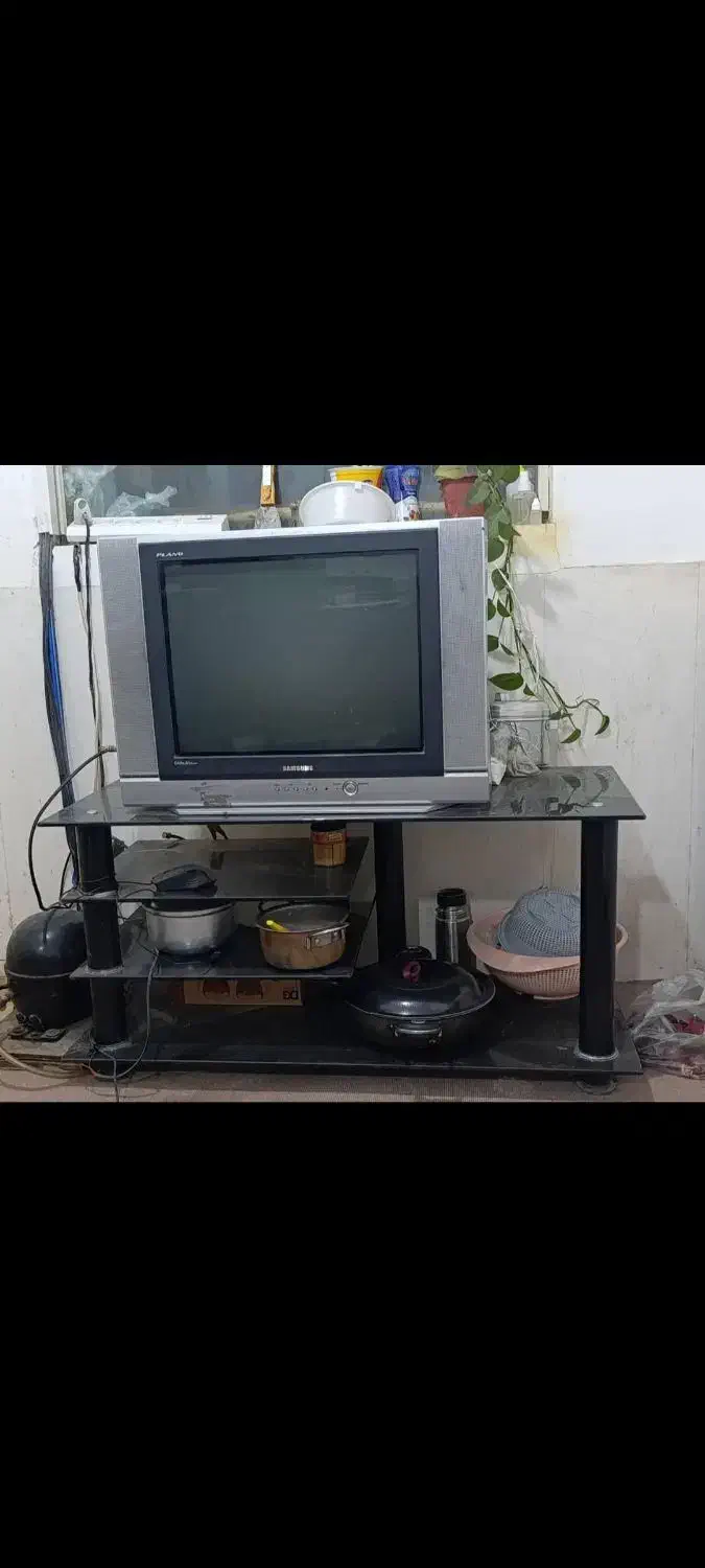 فروش تلویزیون 21 اینچ و زیر تلویزیون|تلویزیون و پروژکتور|مسجد سلیمان, |دیوار