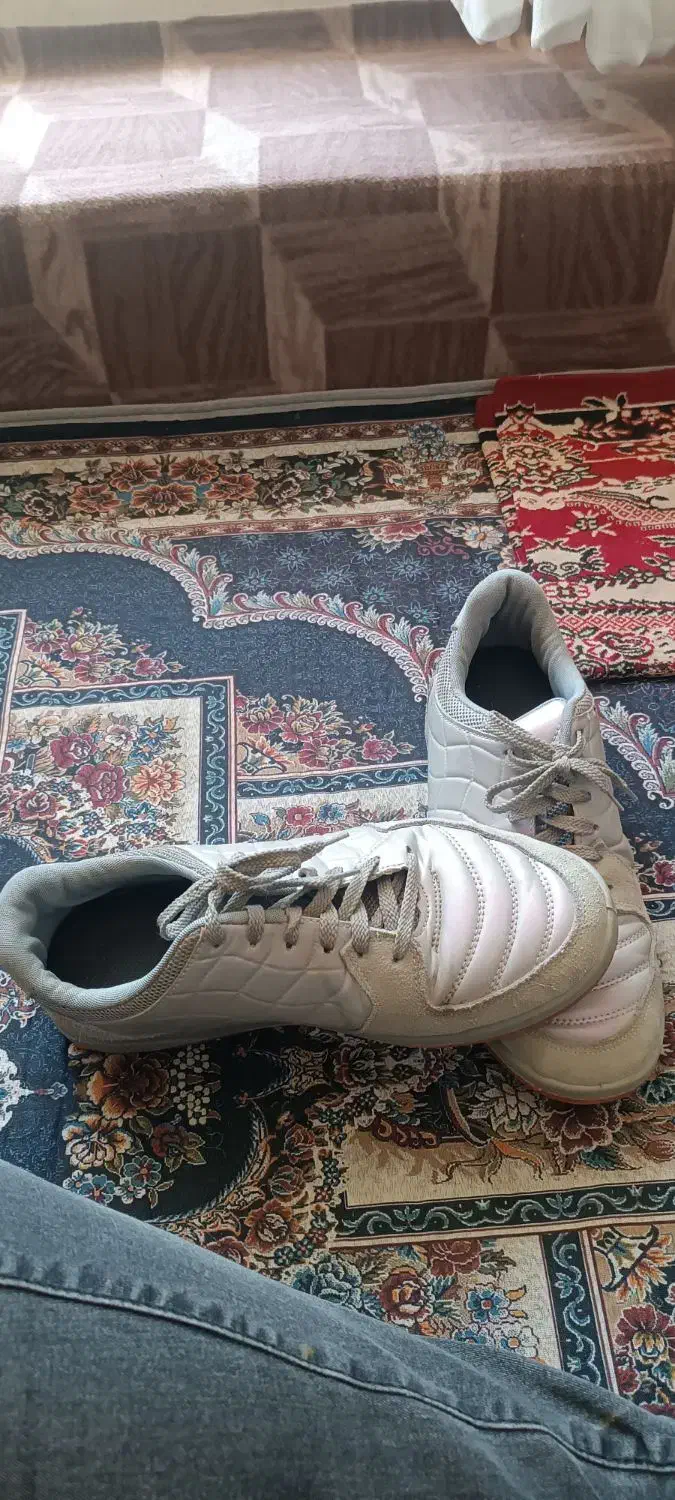 کفش ورزشی|تجهیزات ورزشی|هشترود, |دیوار