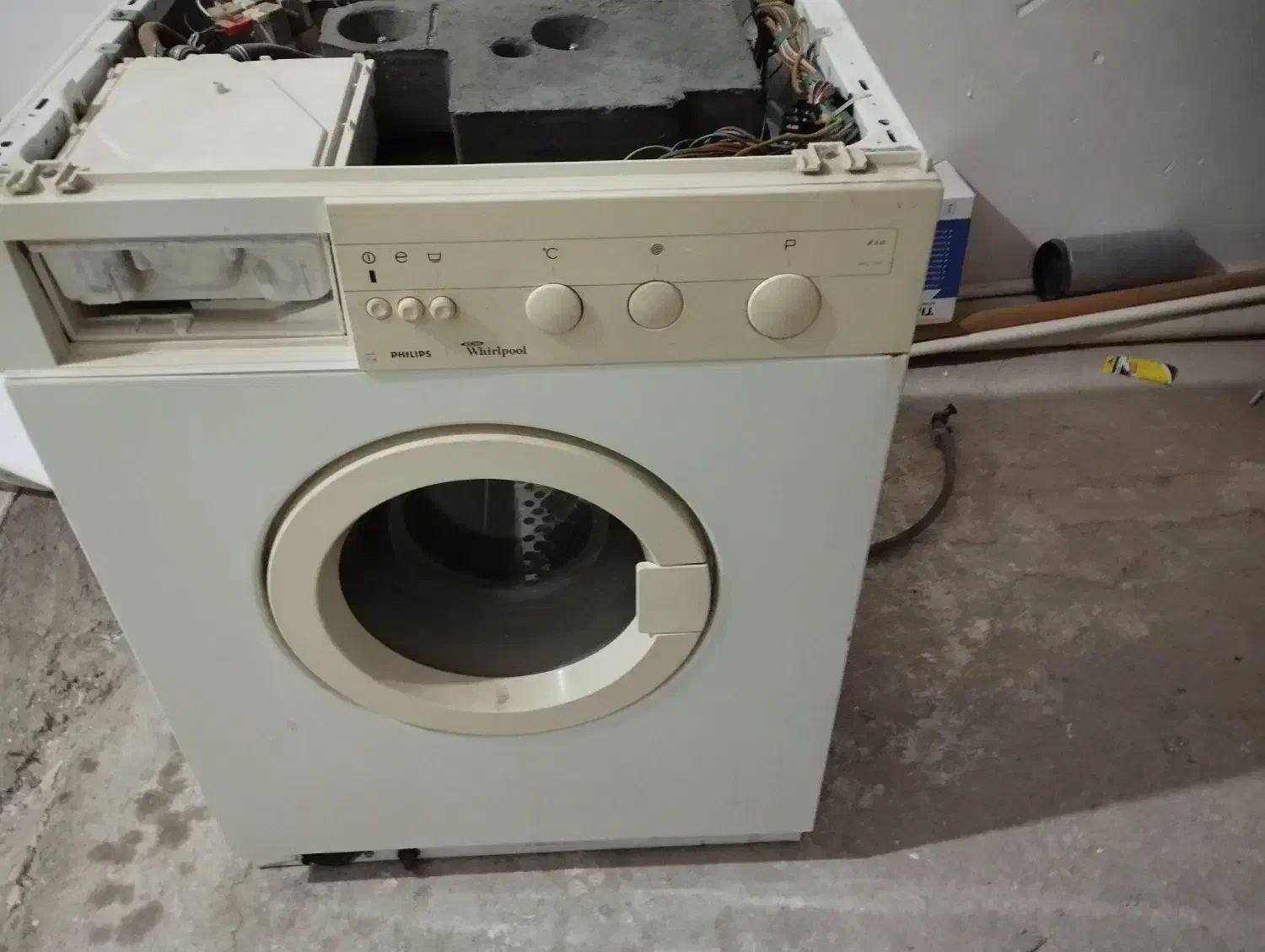 لباسشویی فیلیپس|ماشین لباسشویی و خشک‌کن لباس|نظرآباد, شهرک سید جمال الدین|دیوار