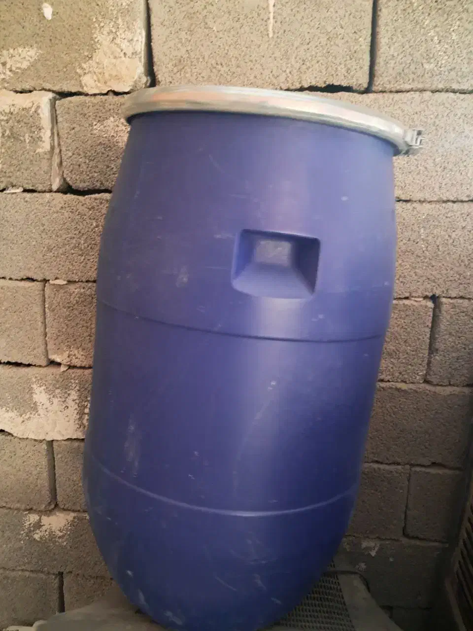 دبه صد لیتری نو|ظروف نگهدارنده، پلاستیکی، یک‌بارمصرف|ایلام, |دیوار