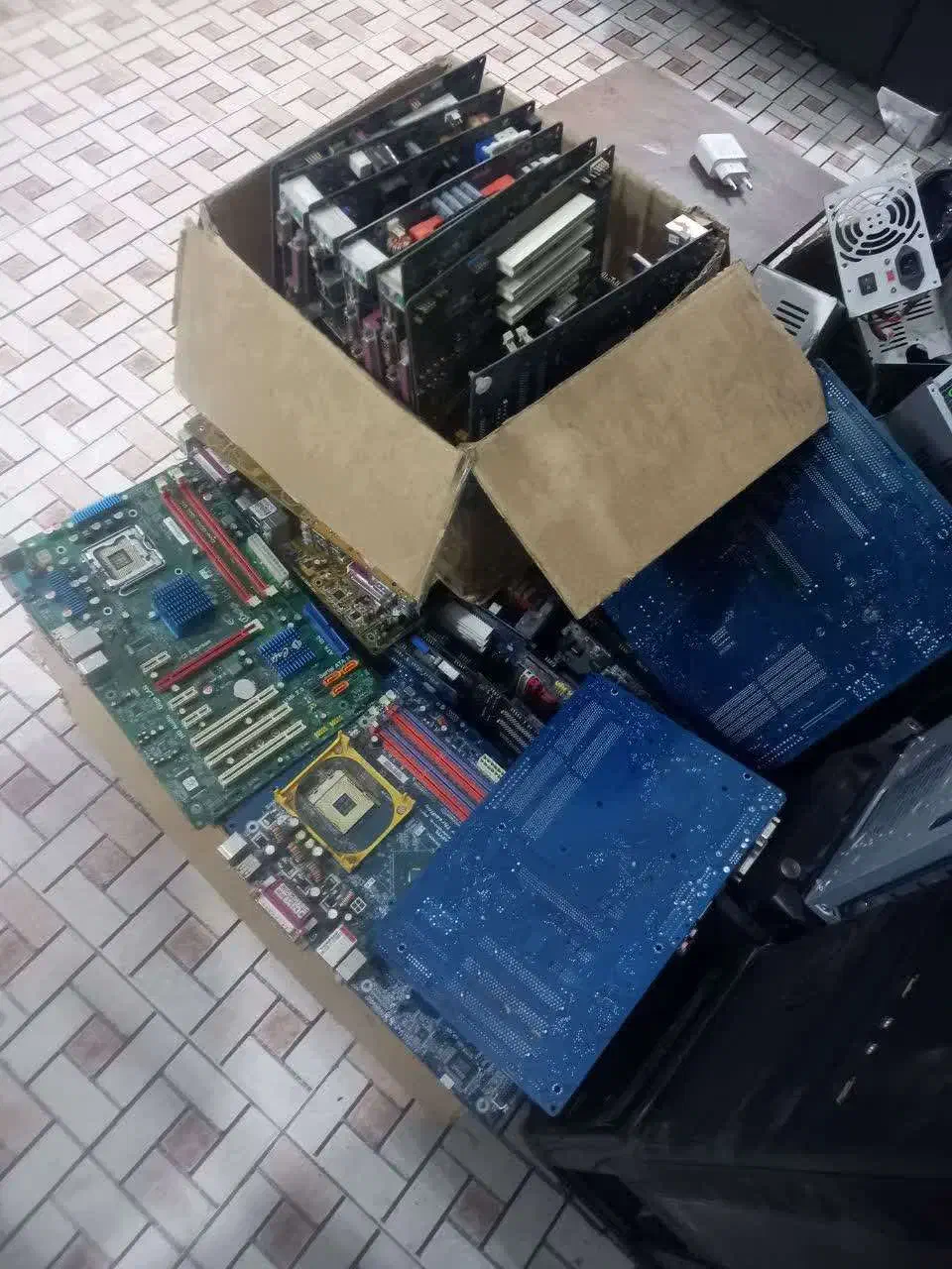 ضایعات مادربرد|قطعات و لوازم جانبی رایانه|تهران, میدان ولیعصر|دیوار