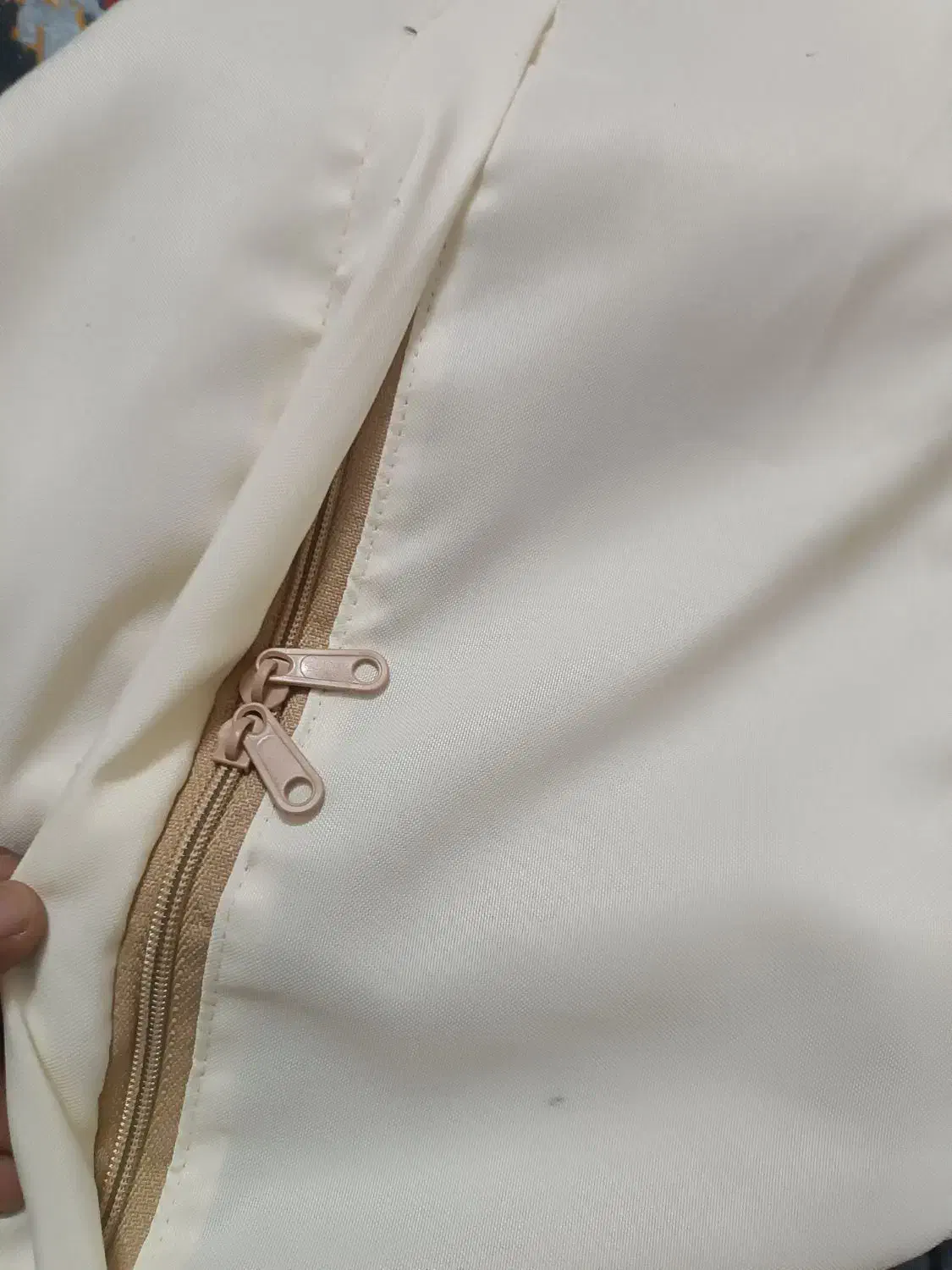 بالشت|رختخواب، بالش، پتو|زاهدان, |دیوار