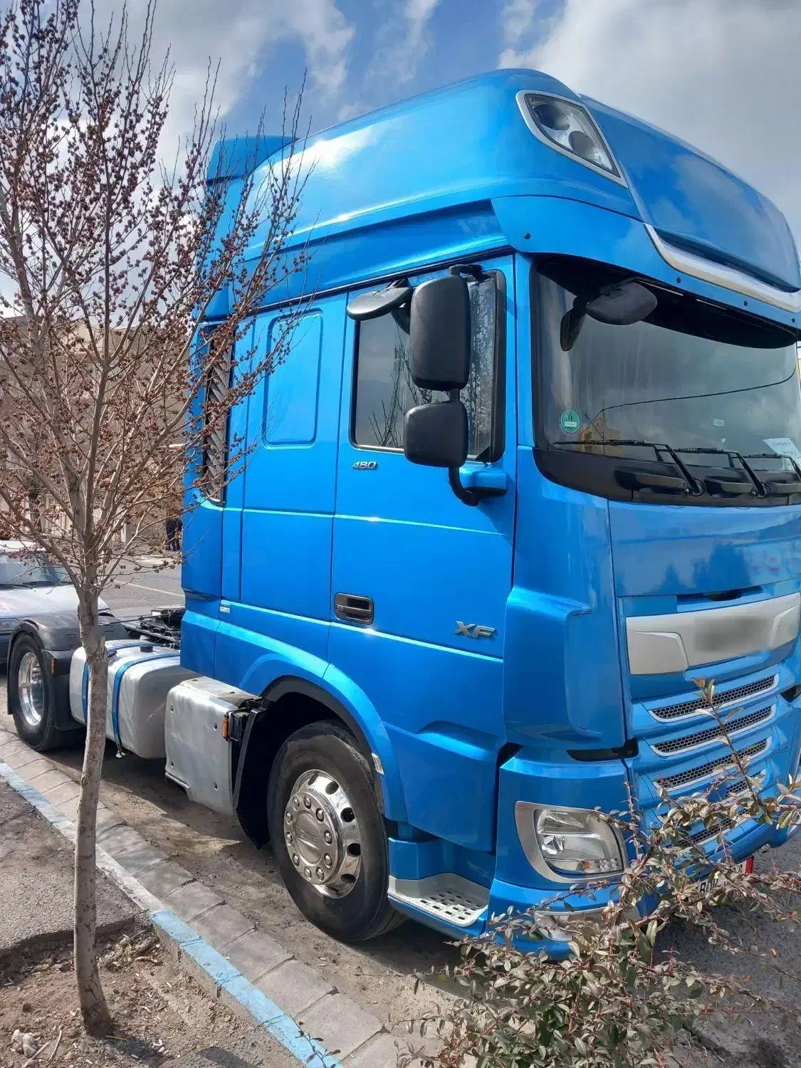 داف xf480|خودرو سنگین|تهران, فلسطین (میدان انقلاب)|دیوار