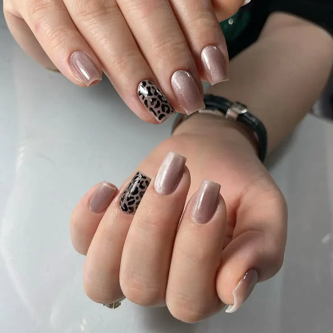 کاشت ناخن وآموزش حرفه ای ناخن،کراتین واحیاصافی مو|خدمات آرایشگری و زیبایی|خرم‌آباد, |دیوار