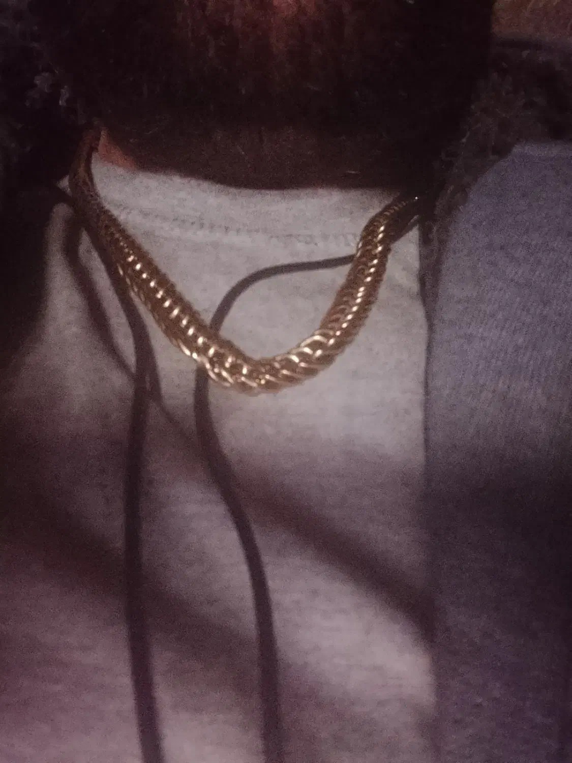 زجیر طلایی|بدلیجات|مشکیندشت, |دیوار