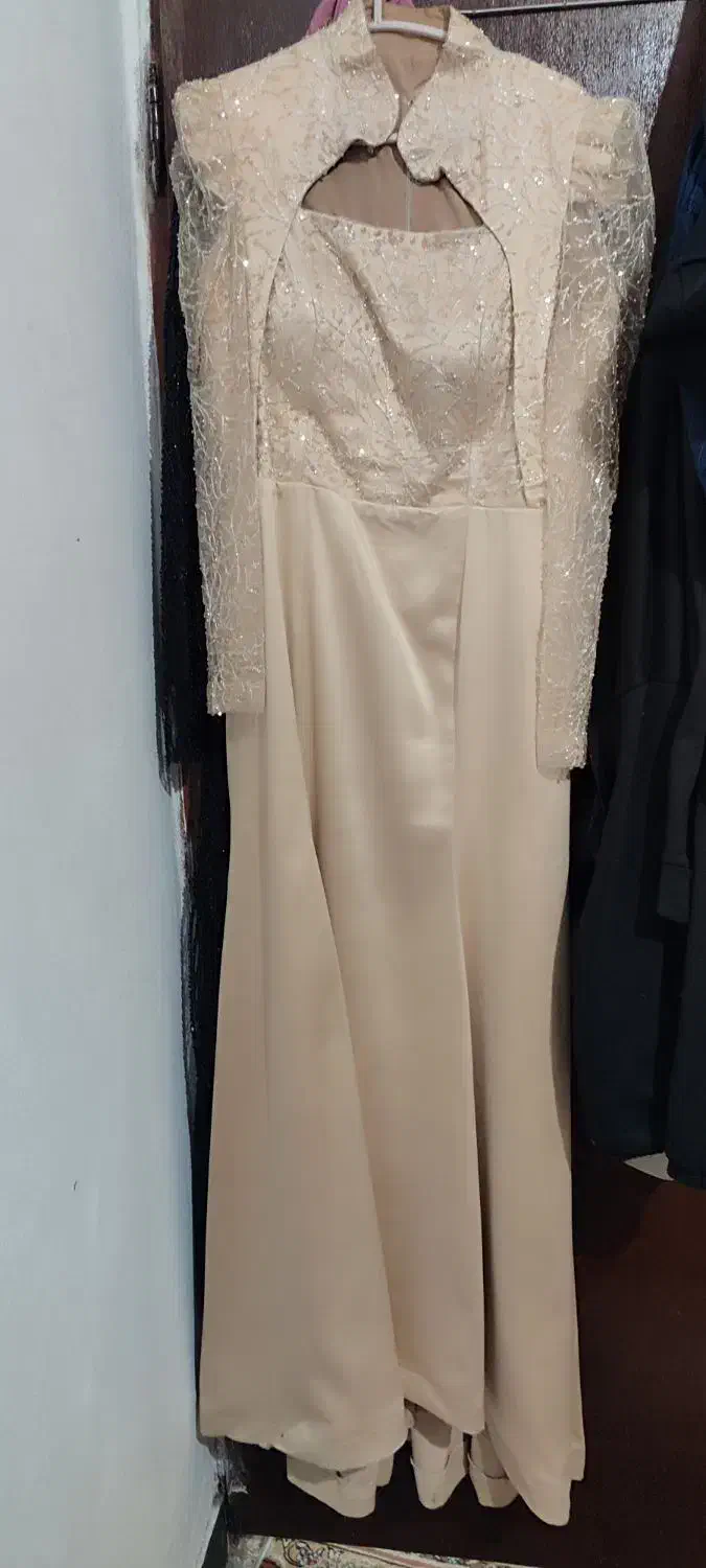 لباس عقدی|لباس|ایذه, |دیوار