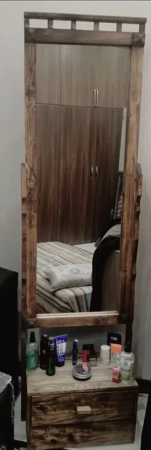 ایینه قد چوبی همراه کشو|آینه|کرمان, |دیوار