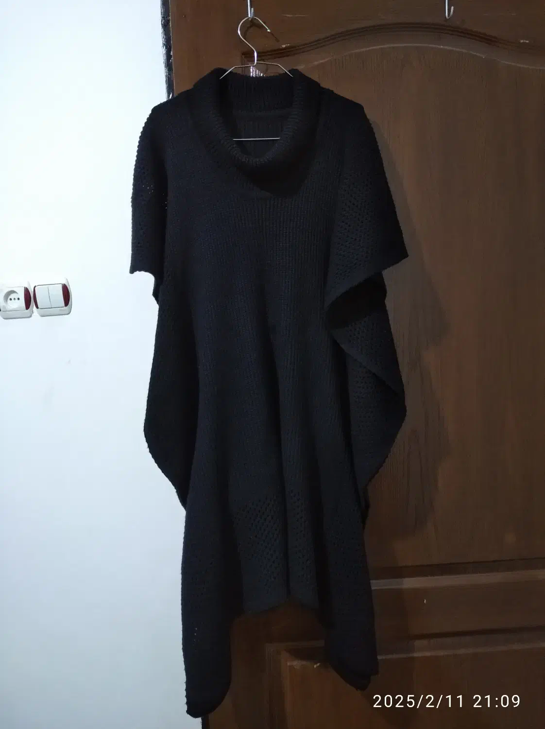 تعدادی مانتو ، پانچ ، بلوز|لباس|قائم‌شهر, |دیوار