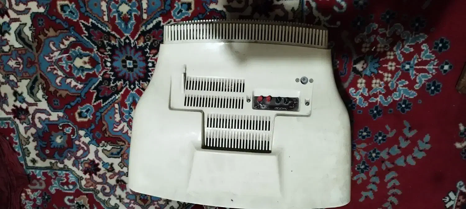 تلویزیون14اینج قدیمی|تلویزیون و پروژکتور|کرمان, |دیوار