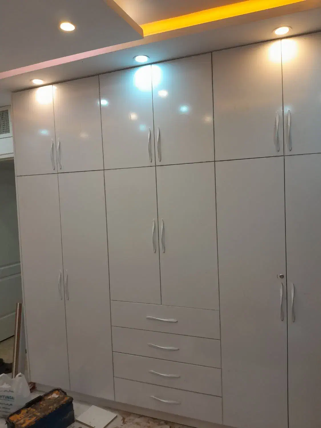 کابینت کمد دیواری سفارشی متری ۲،۸۰۰|جاکفشی، کمد، دراور|پرند, فاز ۶|دیوار