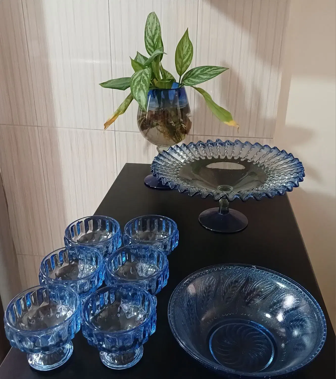 ظروف پذیرایی قدیمی|ظروف سرو و پذیرایی|اندیشه, اندیشه فاز ۱|دیوار