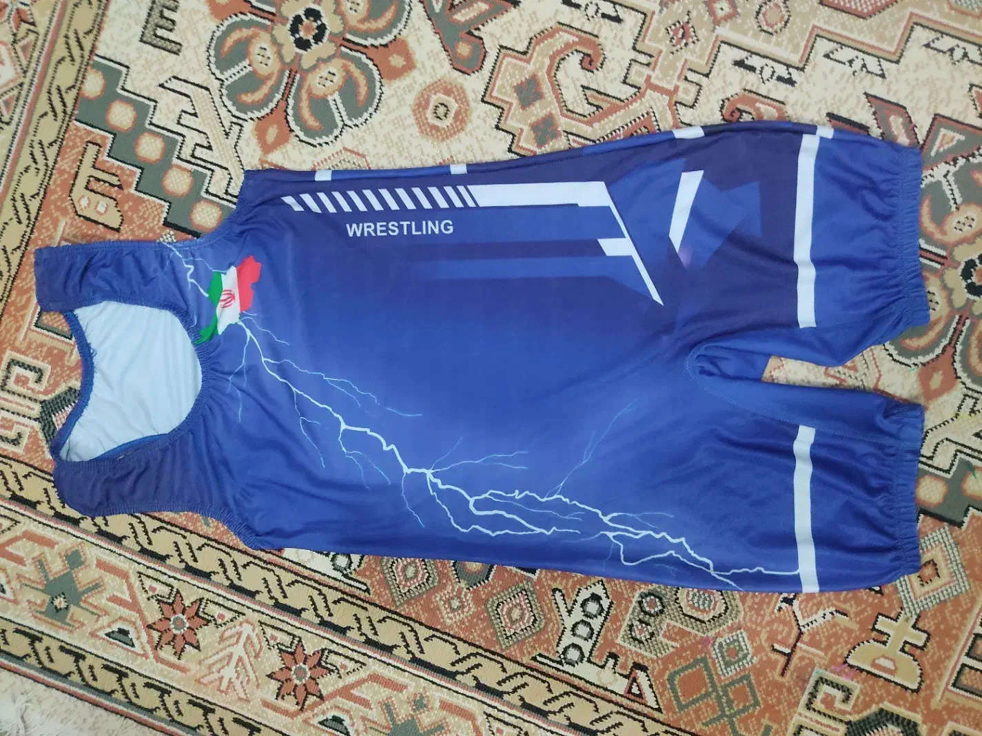 لباس ورزشی کشتی و کفش کشتی|تجهیزات ورزشی|قم, نخودی|دیوار