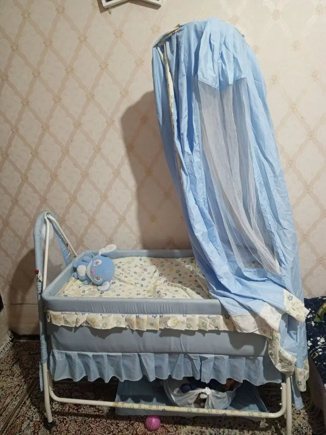 گهواره نوزادی|تخت و صندلی بچه|شیراز, شهرک ترکان|دیوار