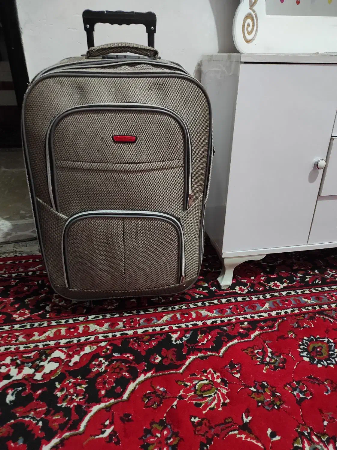 چمدان بزرگ|کیف، کفش، کمربند|خرم‌آباد, |دیوار