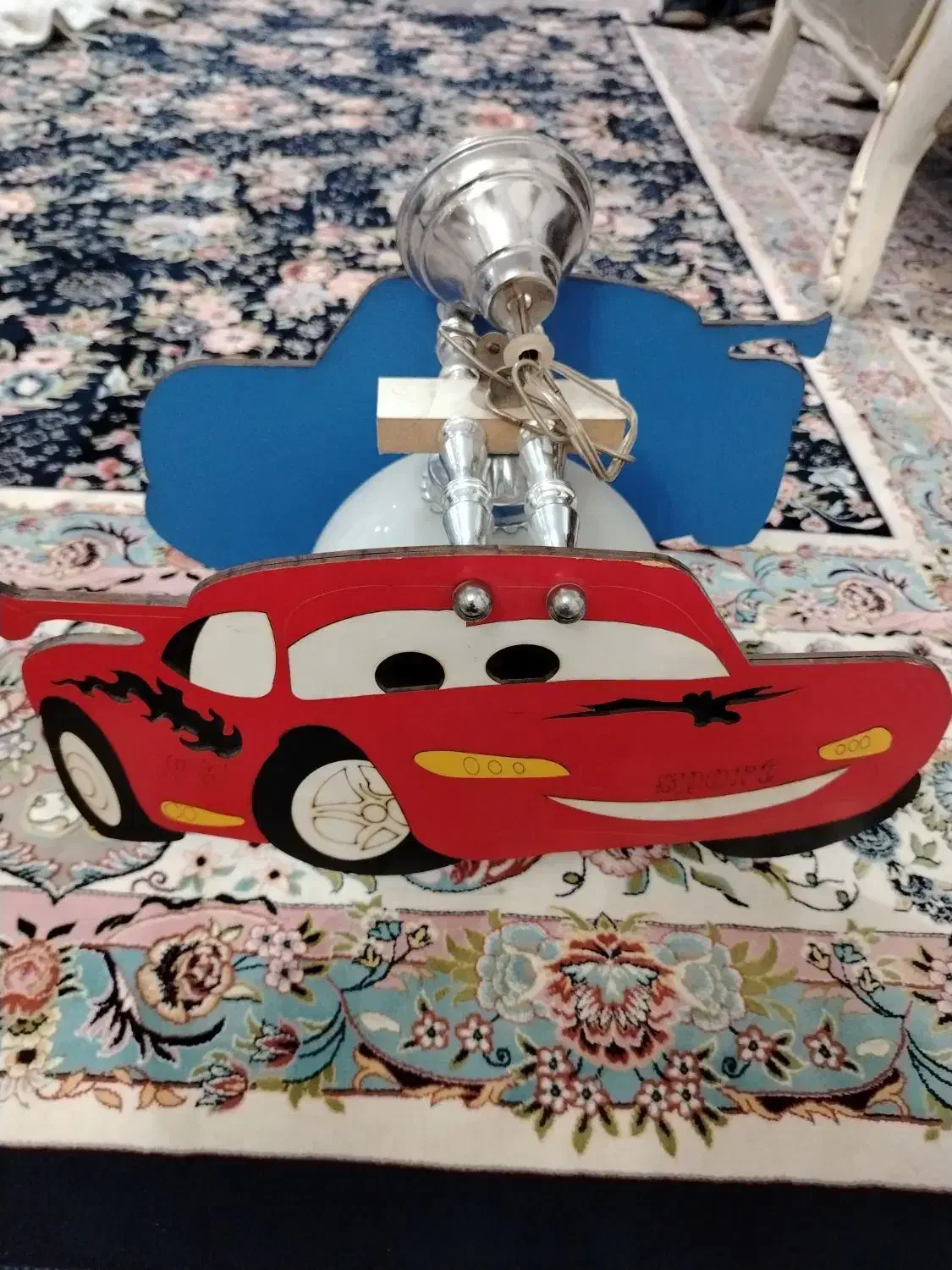 لوستر اتفاق بچه|لوستر و چراغ آویز|قدس, شهر‌قدس|دیوار