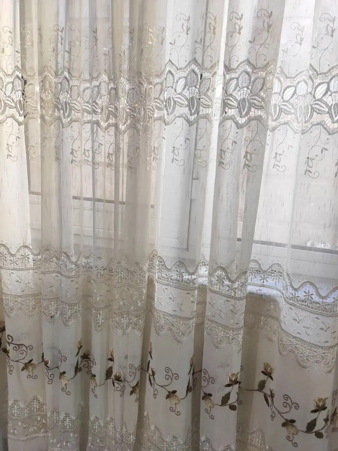 پرده توری کاملا سالم هستش|پرده، رانر، رومیزی|خوی, |دیوار