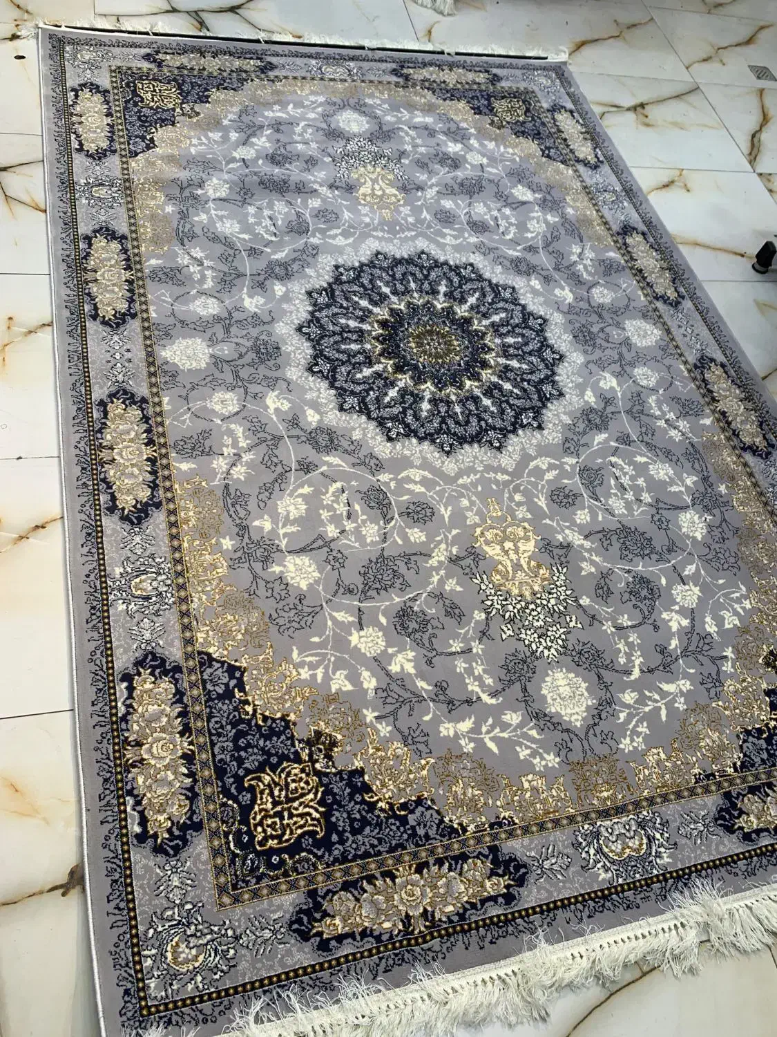 فرش۷۰۰دیزاین۱۲۰۰با اقساط۱۲ماه بدون بهره|فرش|تبریز, |دیوار