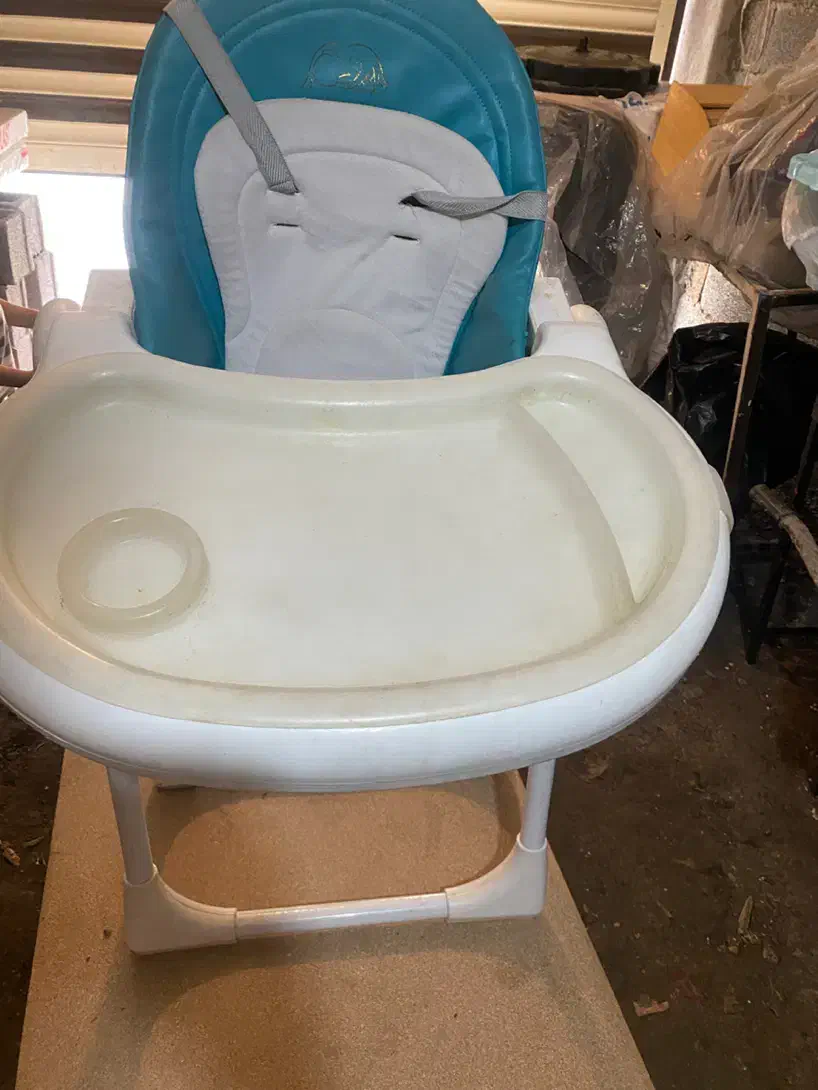 کریر، صندلی غذا و روروءک موزیکال|کالسکه و لوازم جانبی|رشت, سعدی (تختی)|دیوار