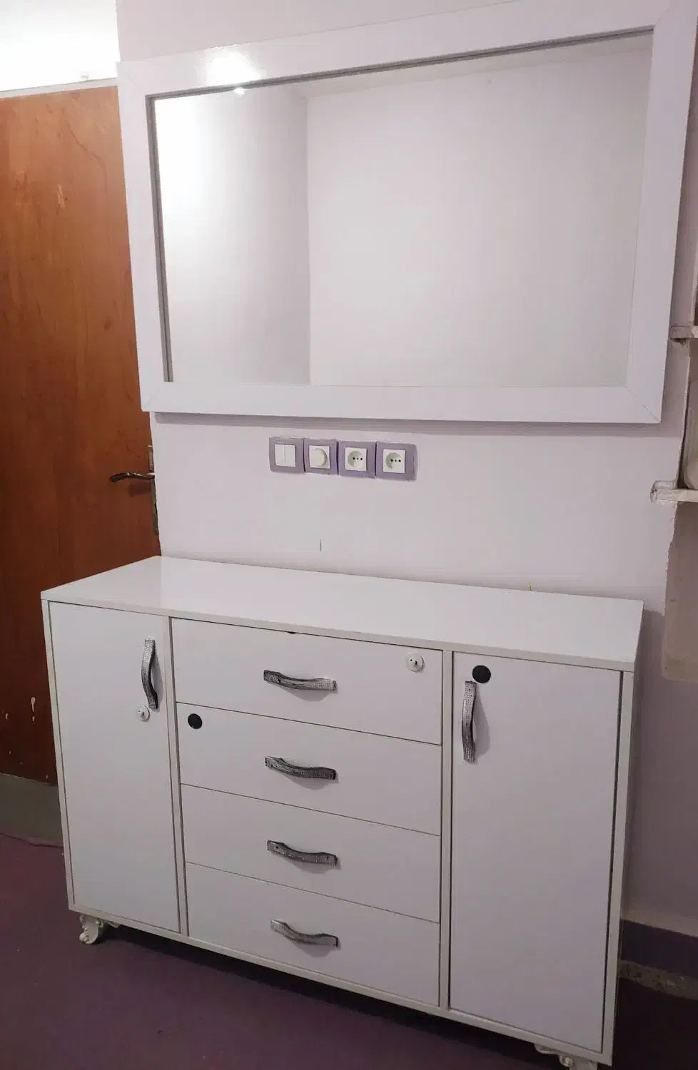 میزارایشی سفید|آینه|رامشیر, |دیوار