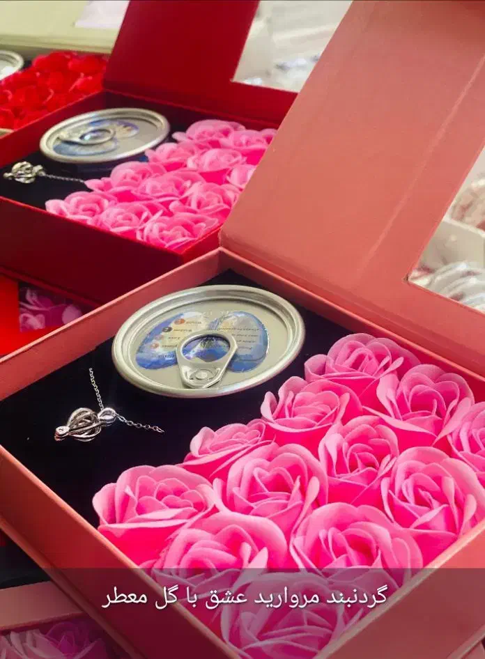 گردنبند مروارید عشق + پک گل رز معطر|بدلیجات|مشهد, چهنو|دیوار