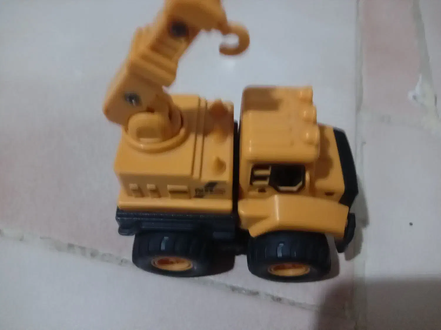 اسباب بازی|اسباب‌‌بازی|رباط‌کریم, رباط‌کریم|دیوار