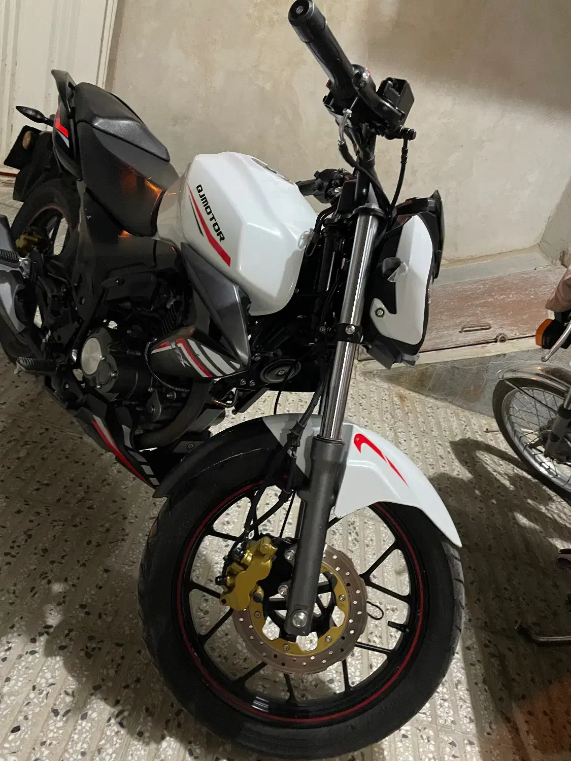 موتور مدل ۴۰۲ در حد صفر اقساطی|موتورسیکلت|الیگودرز, |دیوار