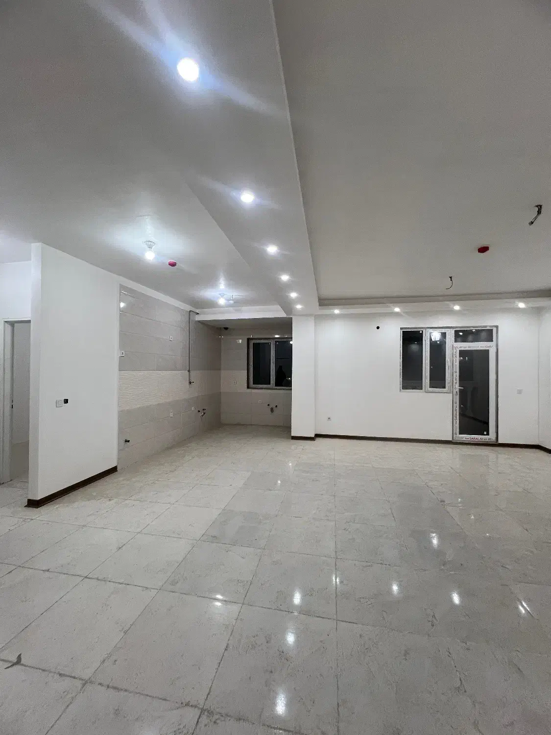 تاپ لوکیشن میخای تماس بگیر|فروش آپارتمان|آزادشهر, |دیوار