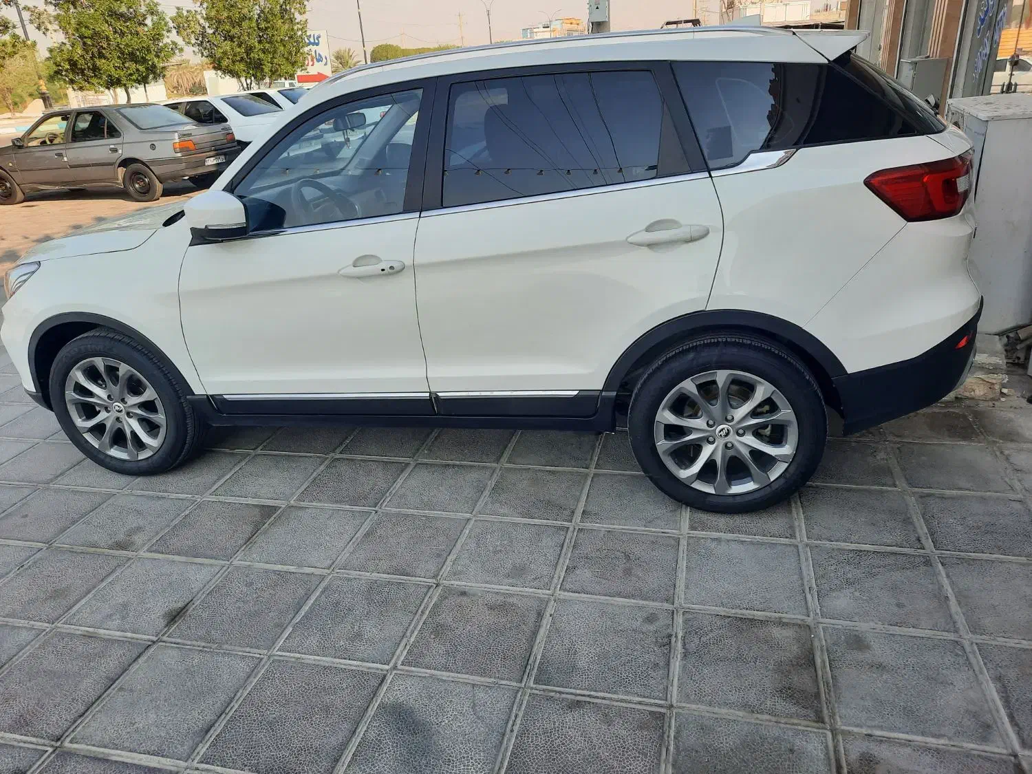 لیفان x70بدون رنگ کم کار بیمه عالی|خودرو سواری و وانت|خورموج, |دیوار