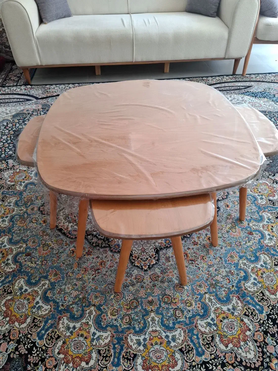 میز وچهارگل میز|مبلمان خانگی و میز عسلی|شیراز, شهرک فرهنگیان|دیوار