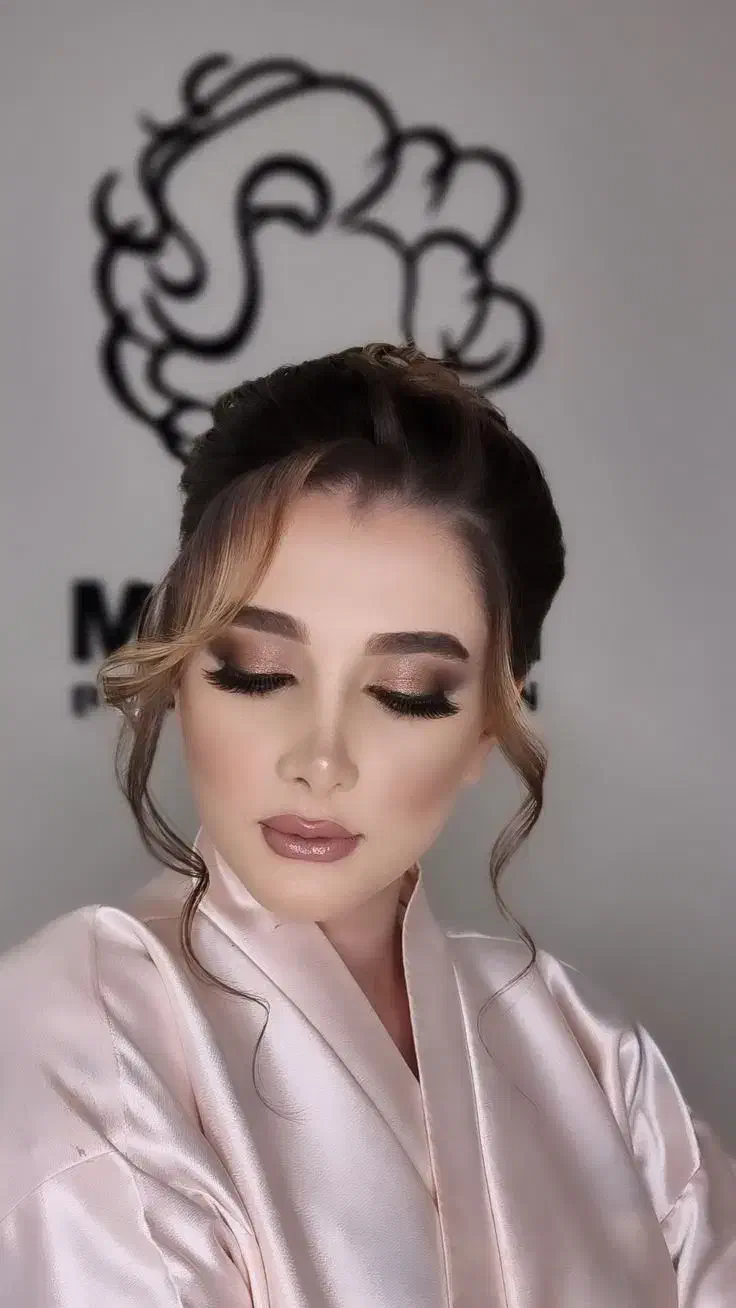 میکاپ 500 کاشت ناخن فقط 280 اکستنشن مژه 250|خدمات آرایشگری و زیبایی|مشهد, رده|دیوار