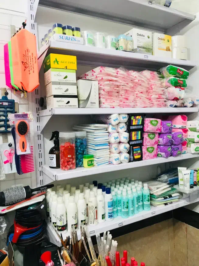 ویترین پیشخوان و قفسه فلزی|فروشگاه و مغازه|همدان, |دیوار