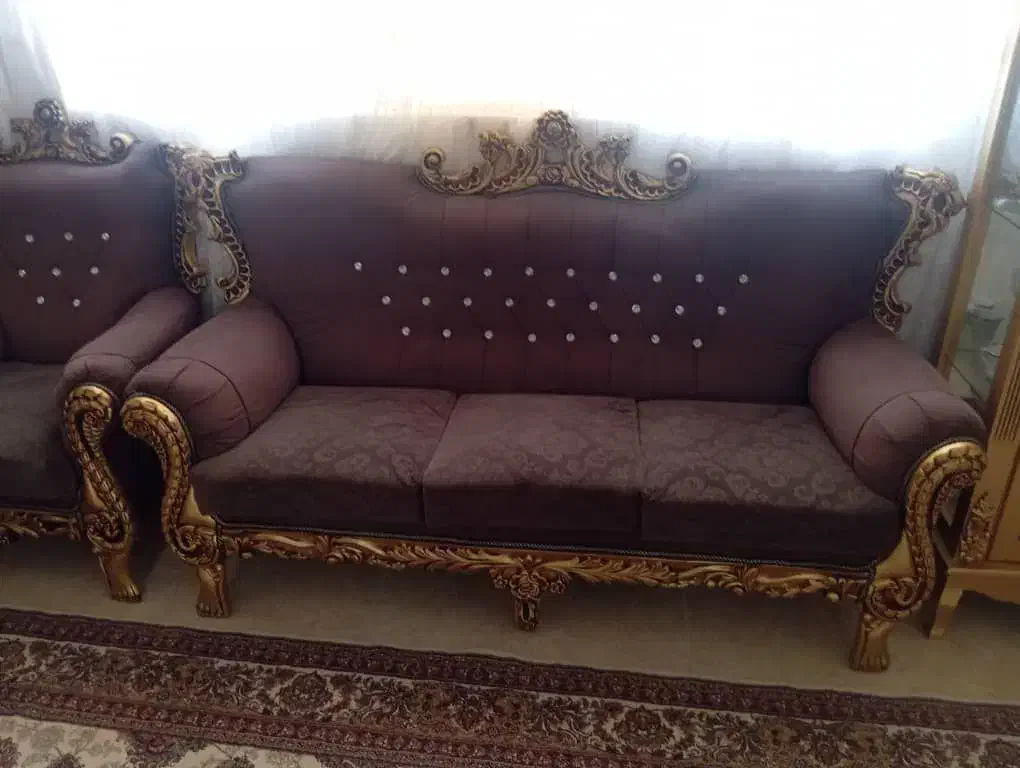 فروش مبل ۷نفره به همراه جلومبلی وعسلی|مبلمان خانگی و میز عسلی|محلات, |دیوار